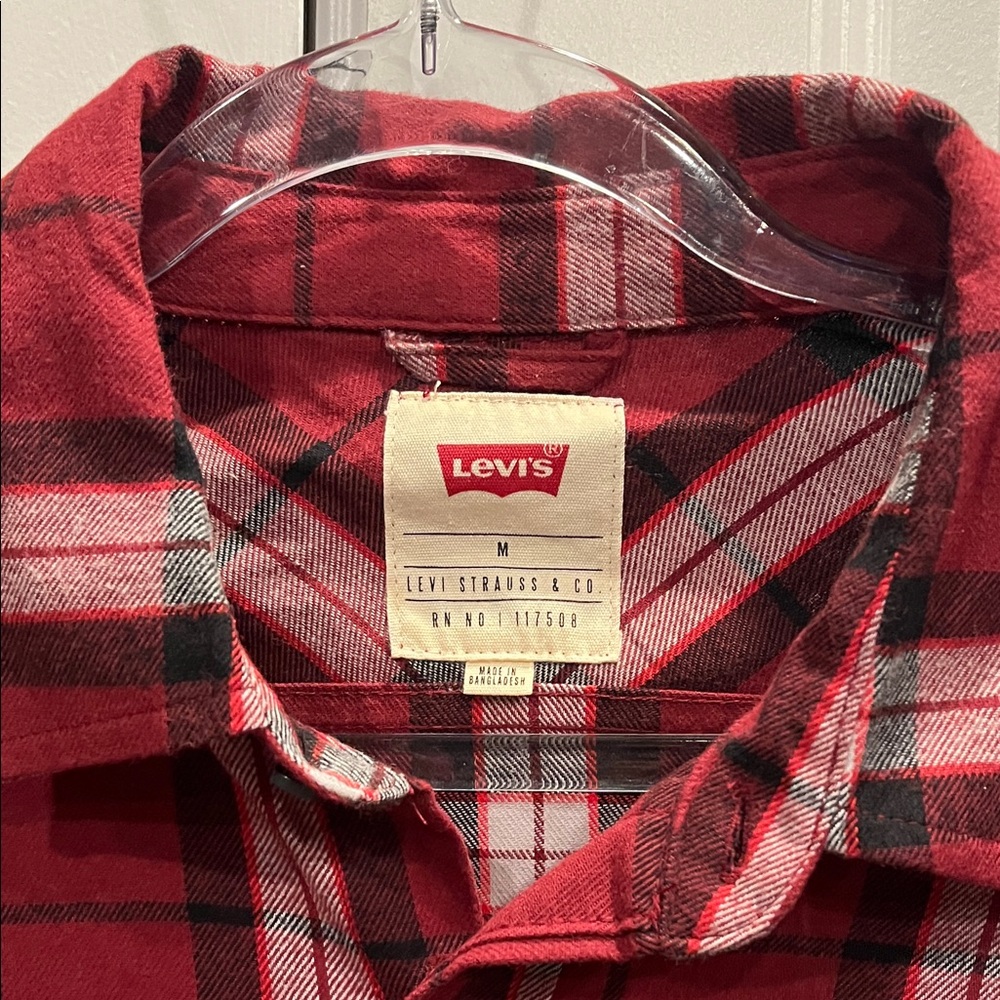 NEW with TAGS. Levi's Men's Red and Black Checkered Shirt